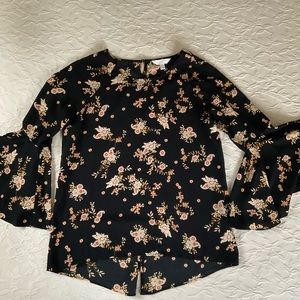 LC LAUREN CONRAD Black Floral Top w/ Bell Sleeves Size Small